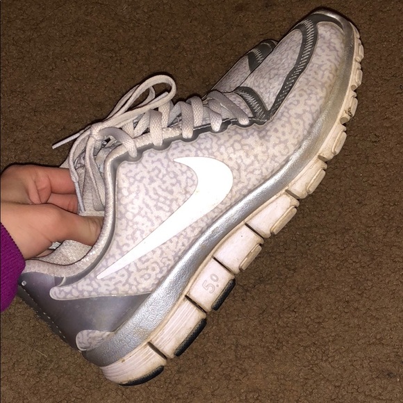 Nike 5.0 tennis shoes - Picture 2 of 4